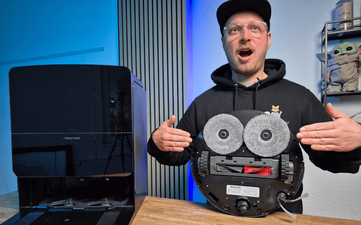 Die rotierenden Wischpads des Roborock Saros 10R ist zu sehen.